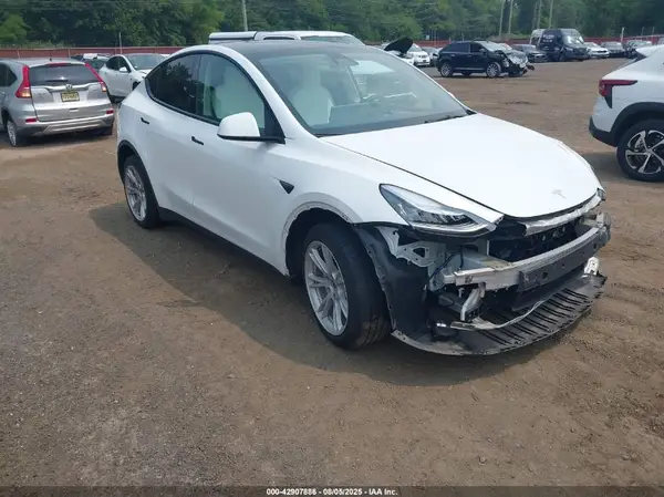 7SAYGDEEXPF617236 2023 TESLA MODEL Y - Image 1