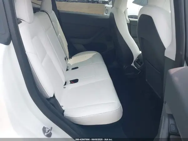 7SAYGDEEXPF617236 2023 TESLA MODEL Y - Image 8