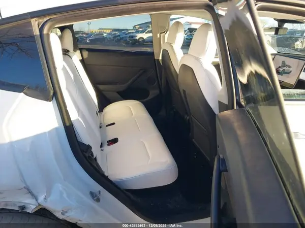 7SAYGDEEXPF618404 2023 TESLA MODEL Y - Image 8