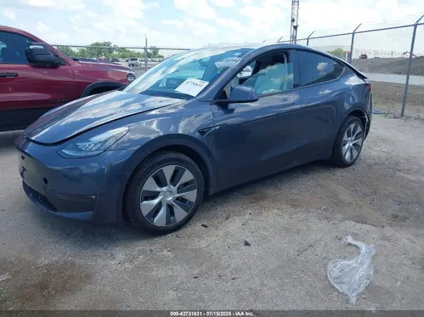 7SAYGDEEXPF619228 2023 TESLA MODEL Y - Image 2