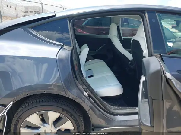 7SAYGDEEXPF619228 2023 TESLA MODEL Y - Image 8