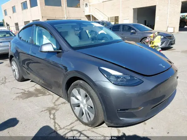 7SAYGDEEXPF623201 2023 TESLA MODEL Y - Image 1