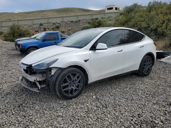 7SAYGDEEXPF626423 2023 TESLA MODEL Y - Image 1