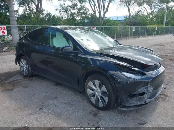 7SAYGDEEXPF630116 2023 TESLA MODEL Y - Image 1