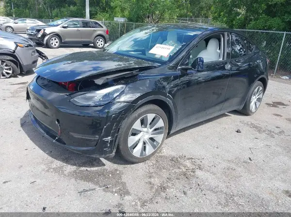 7SAYGDEEXPF630116 2023 TESLA MODEL Y - Image 2