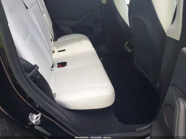 7SAYGDEEXPF630116 2023 TESLA MODEL Y - Image 8