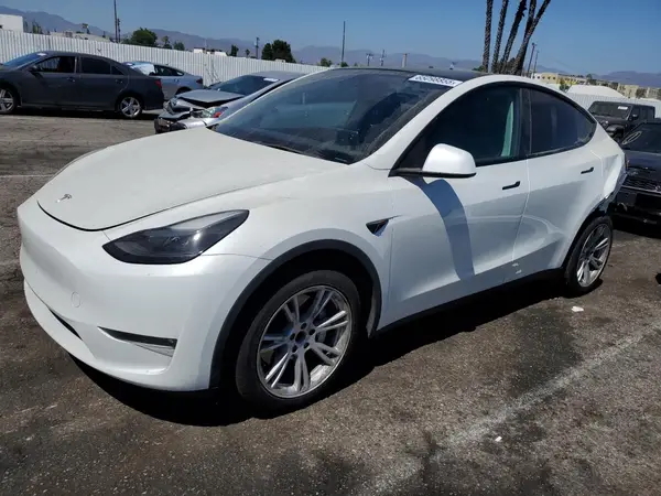7SAYGDEEXPF633310 2023 TESLA MODEL Y - Image 1