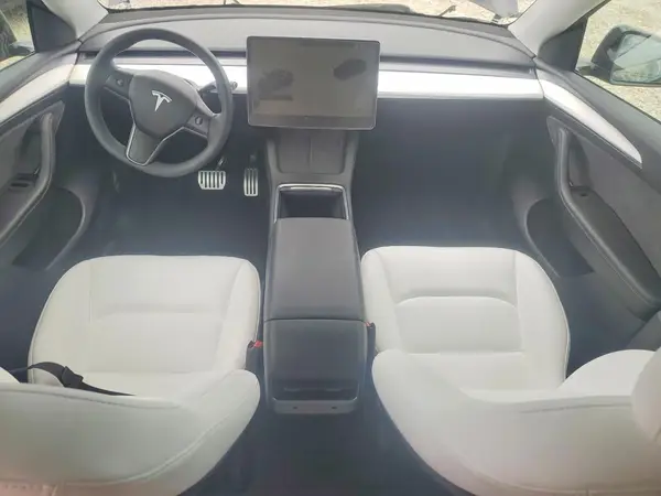 7SAYGDEEXPF636482 2023 TESLA MODEL Y - Image 8