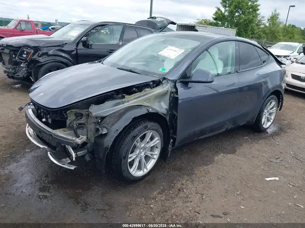 7SAYGDEEXPF637342 2023 TESLA MODEL Y - Image 2