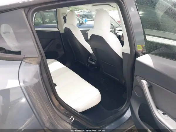 7SAYGDEEXPF637342 2023 TESLA MODEL Y - Image 8