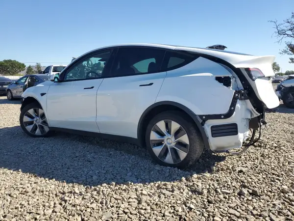 7SAYGDEEXPF660359 2023 TESLA MODEL Y - Image 2