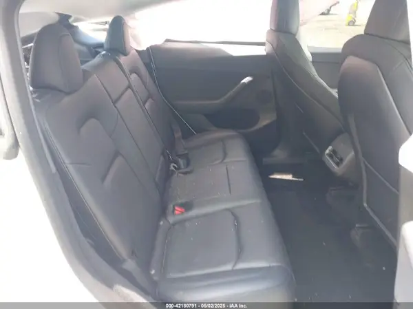 7SAYGDEEXPF662919 2023 TESLA MODEL Y - Image 8