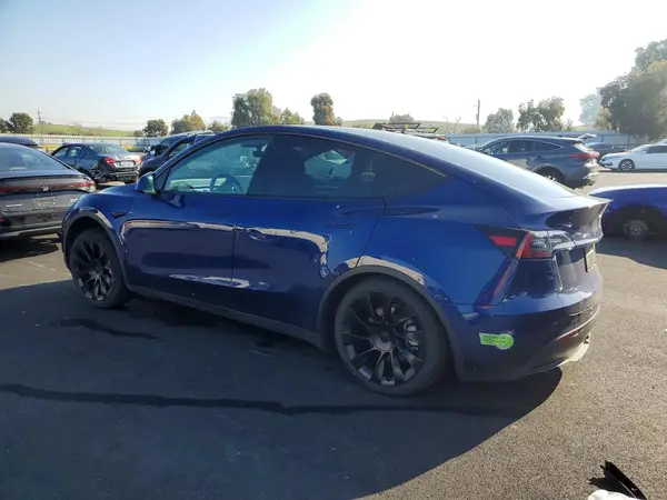 7SAYGDEEXPF666629 2023 TESLA MODEL Y - Image 2