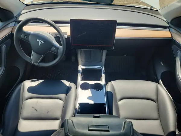 7SAYGDEEXPF671829 2023 TESLA MODEL Y - Image 8