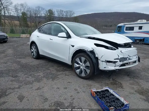 7SAYGDEEXPF684287 2023 TESLA MODEL Y - Image 1