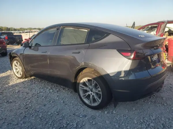 7SAYGDEEXPF689599 2023 TESLA MODEL Y - Image 2