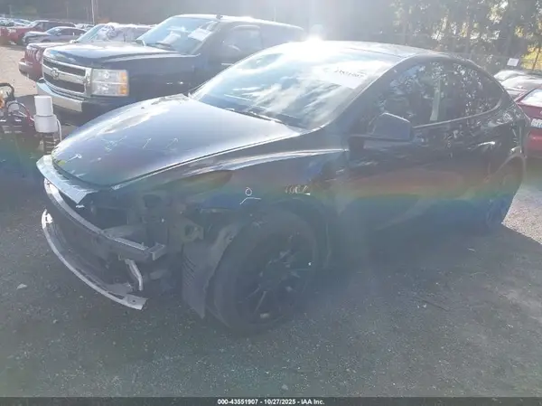 7SAYGDEEXPF689909 2023 TESLA MODEL Y - Image 2