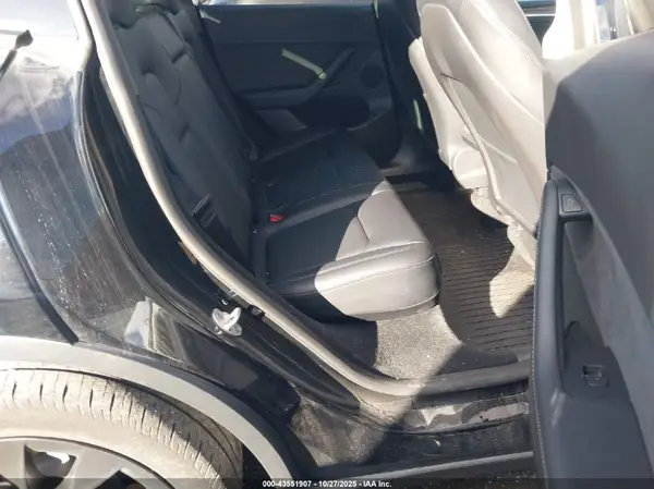 7SAYGDEEXPF689909 2023 TESLA MODEL Y - Image 8