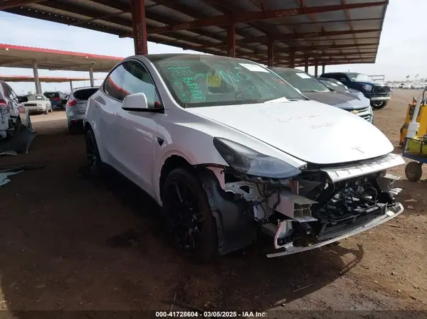 7SAYGDEEXPF691580 2023 TESLA MODEL Y - Image 1