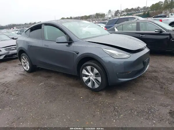 7SAYGDEEXPF692714 2023 TESLA MODEL Y - Image 1