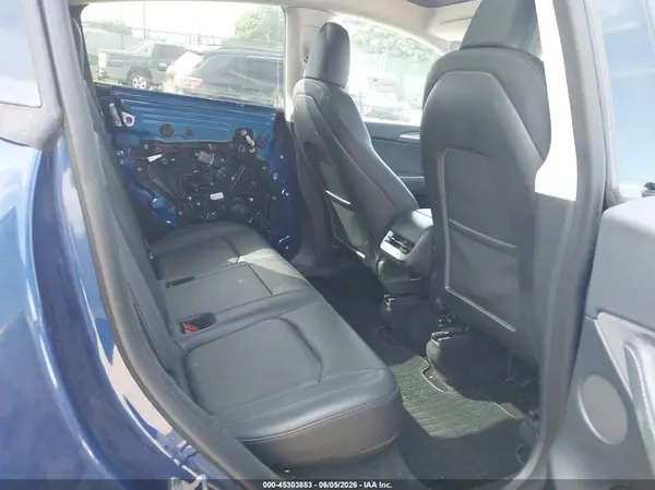 7SAYGDEEXPF702271 2023 TESLA MODEL Y - Image 8