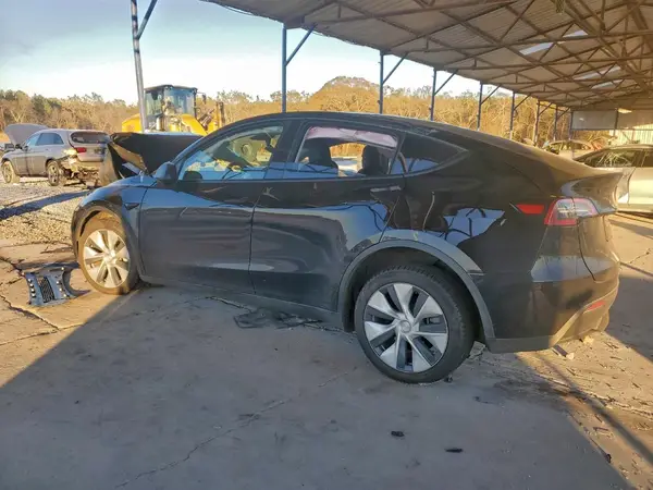 7SAYGDEEXPF708085 2023 TESLA MODEL Y - Image 2