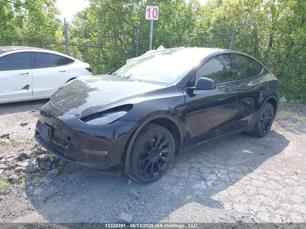 7SAYGDEEXPF709981 2023 TESLA MODEL Y - Image 2