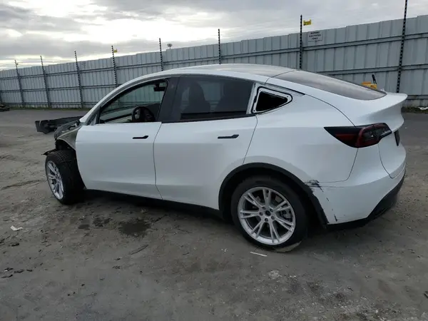 7SAYGDEEXPF741054 2023 TESLA MODEL Y - Image 2