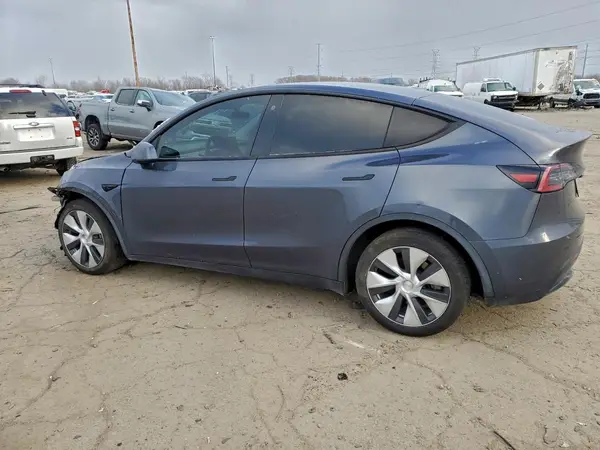 7SAYGDEEXPF744231 2023 TESLA MODEL Y - Image 2