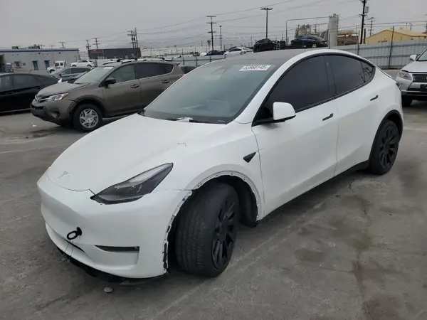 7SAYGDEEXPF750806 2023 TESLA MODEL Y - Image 1