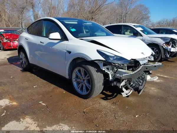 7SAYGDEEXPF756458 2023 TESLA MODEL Y - Image 1