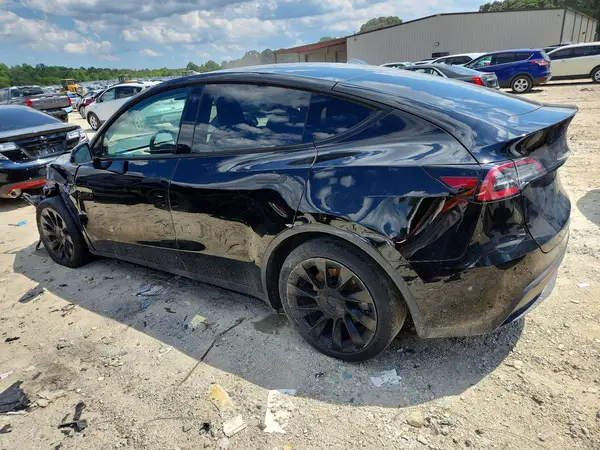 7SAYGDEEXPF759554 2023 TESLA MODEL Y - Image 2