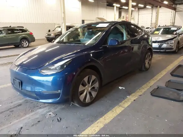 7SAYGDEEXPF763345 2023 TESLA MODEL Y - Image 2