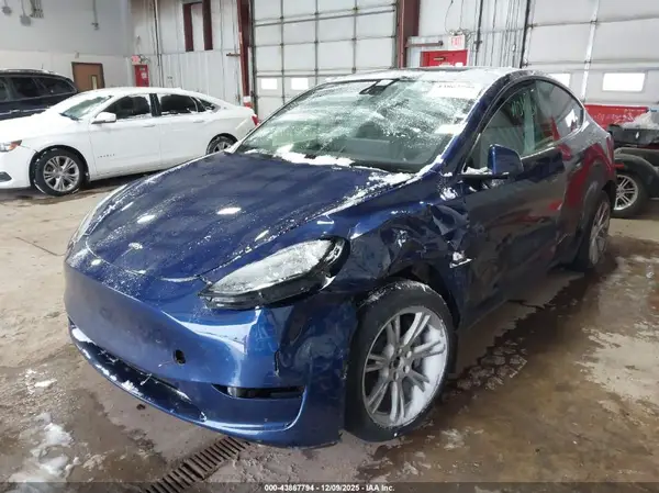 7SAYGDEEXPF764494 2023 TESLA MODEL Y - Image 2