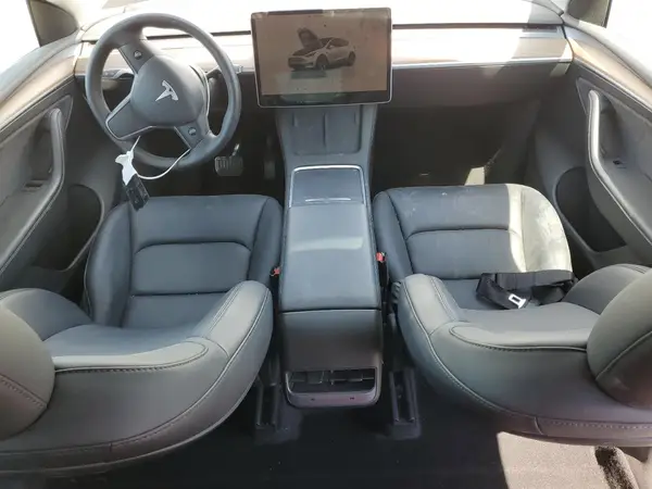 7SAYGDEEXPF770800 2023 TESLA MODEL Y - Image 8
