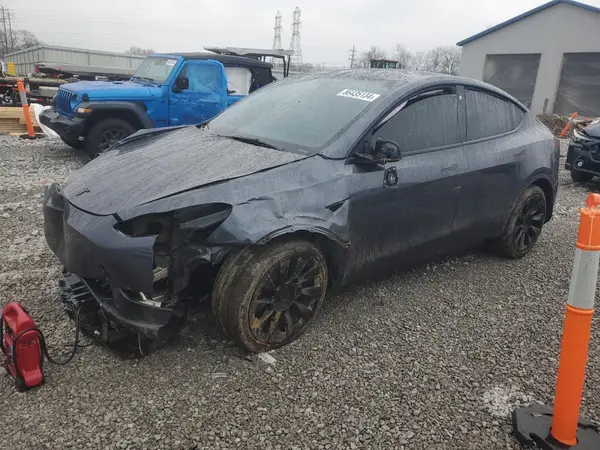 7SAYGDEEXPF771199 2023 TESLA MODEL Y - Image 1