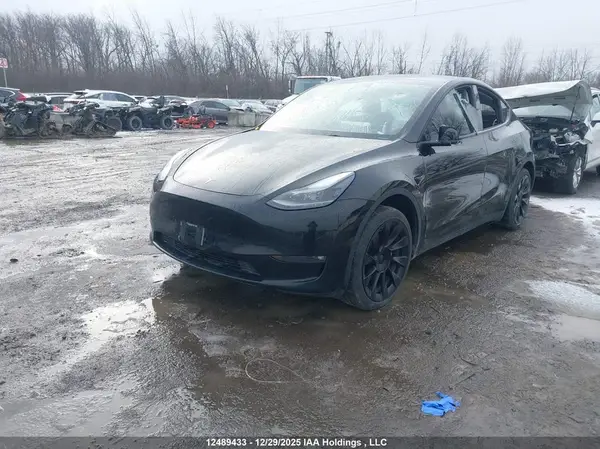 7SAYGDEEXPF773891 2023 TESLA MODEL Y - Image 2