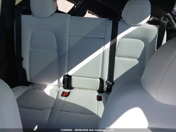 7SAYGDEEXPF780744 2023 TESLA MODEL Y - Image 8