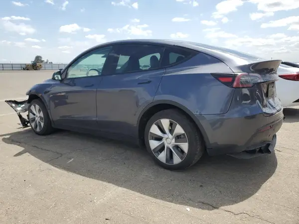 7SAYGDEEXPF785040 2023 TESLA MODEL Y - Image 2
