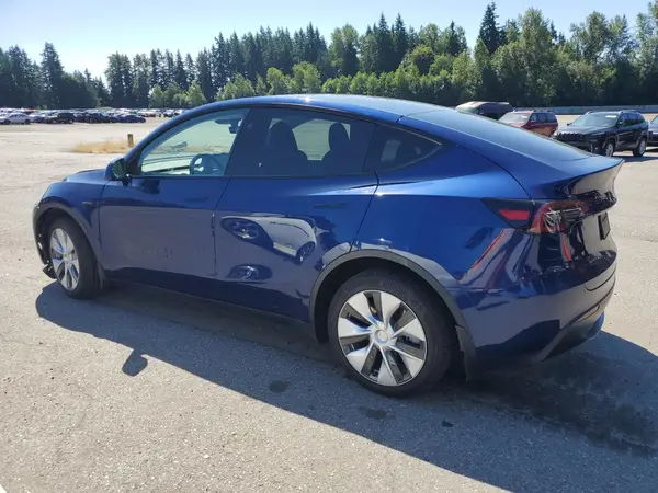 7SAYGDEEXPF789878 2023 TESLA MODEL Y - Image 2
