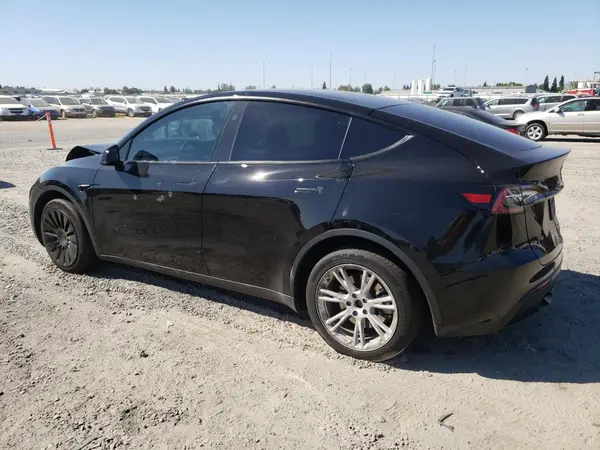 7SAYGDEEXPF792229 2023 TESLA MODEL Y - Image 2