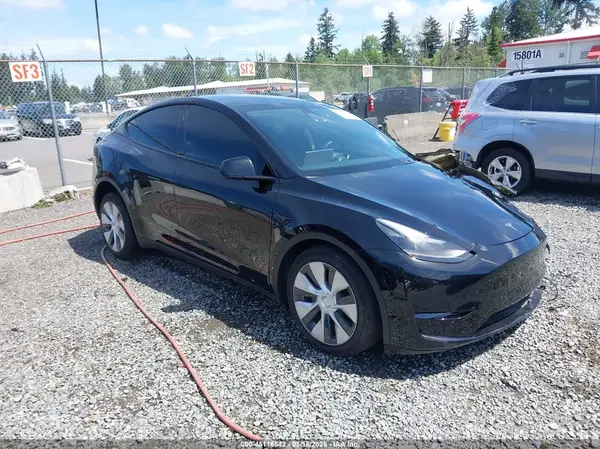 7SAYGDEEXPF793977 2023 TESLA MODEL Y - Image 1
