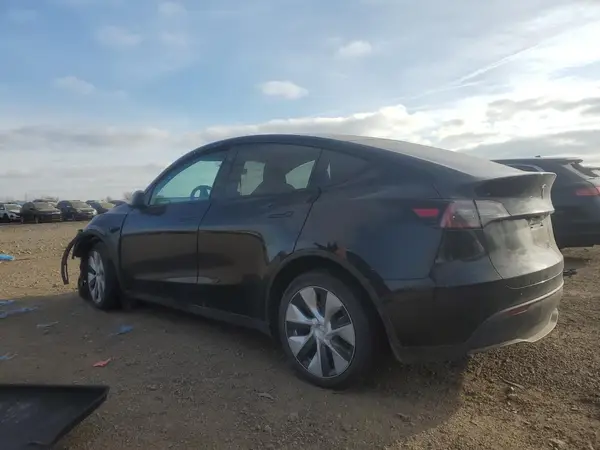 7SAYGDEEXPF798712 2023 TESLA MODEL Y - Image 2