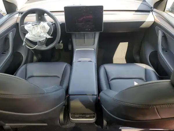 7SAYGDEEXPF799472 2023 TESLA MODEL Y - Image 8
