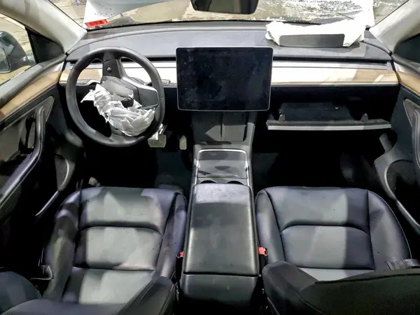 7SAYGDEEXPF802063 2023 TESLA MODEL Y - Image 8