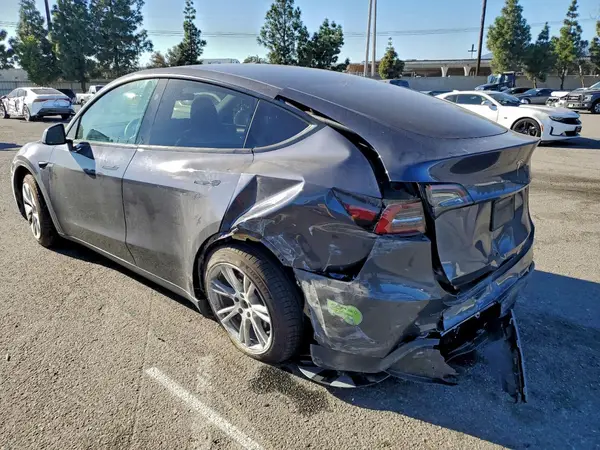 7SAYGDEEXPF803150 2023 TESLA MODEL Y - Image 2
