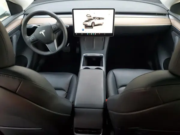 7SAYGDEEXPF807103 2023 TESLA MODEL Y - Image 8