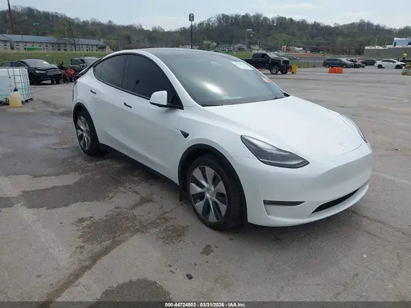 7SAYGDEEXPF809174 2023 TESLA MODEL Y - Image 1
