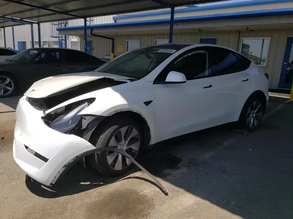7SAYGDEEXPF809644 2023 TESLA MODEL Y - Image 1