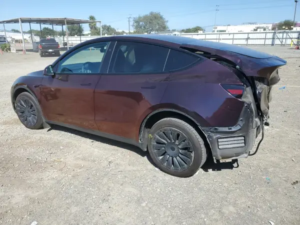 7SAYGDEEXPF829201 2023 TESLA MODEL Y - Image 2